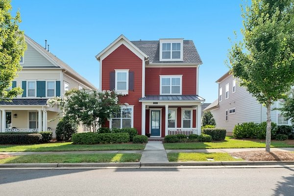 Quels sont les frais et les taxes liés à la vente d'un bien immobilier sûr ?